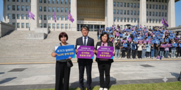 컬럼- 사회복지시설은 100%인데, 왜 아동돌봄시설만 빠졌나 지역아동센터·다함께돌봄센터가 묻는다